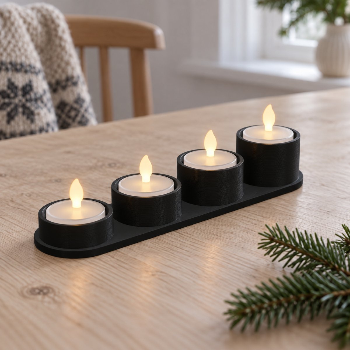 Adventsstake med fire LED-telys på et trebord – illustrasjon av 3D-printet produkt i bruk